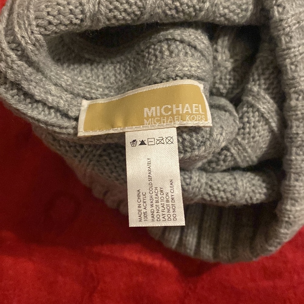 Michael Kors Women’s Gray Pom Beanie - Picture 5 of 6